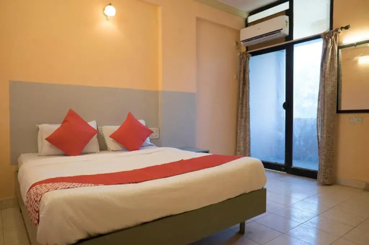 Hotel Aakar International