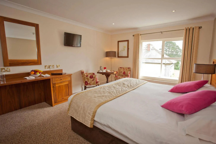 The Lakeside Hotel & Leisure Centre