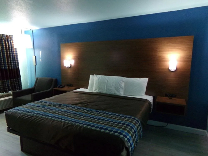 Regal Inn