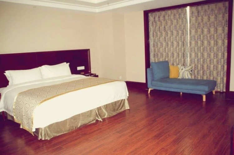 Qinghai Tonghang Hotel(西宁青海通航大酒店( 城南会展中心店))