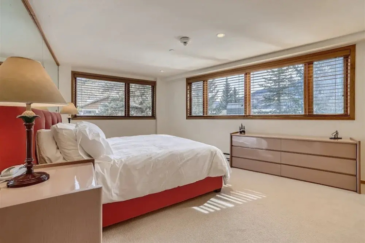 1-44 W Meadow Dr. 7 Meadow Vail Place
