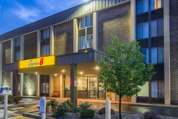 Super 8 Liverpool/ Syracuse Area - Syracuse, NY