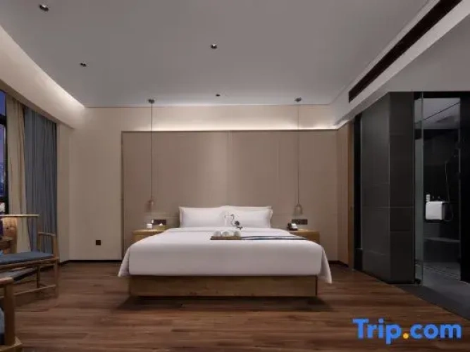 1 Bedroom Double Suite with city view