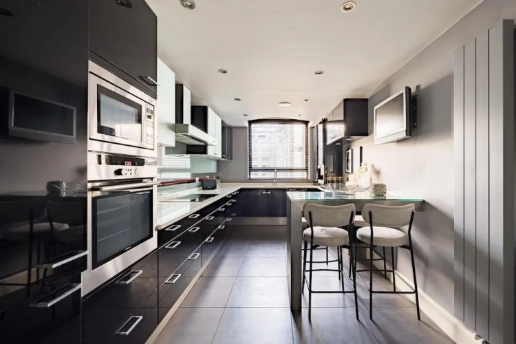 2 Bedrooms Apartment