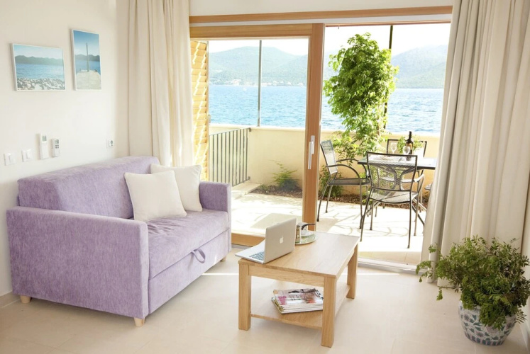 EOL Apartments