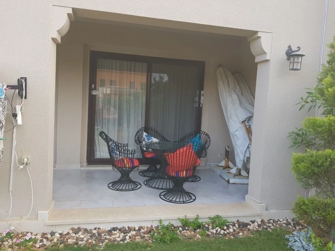 4 Bedrooms Villa with balcony