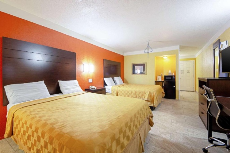 Standard Quadruple room