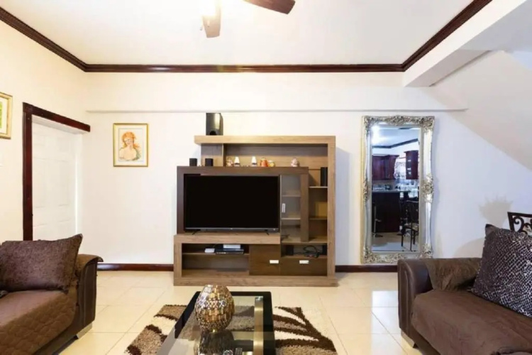 Loft - Sleeps 4 - Parking - Balcony
