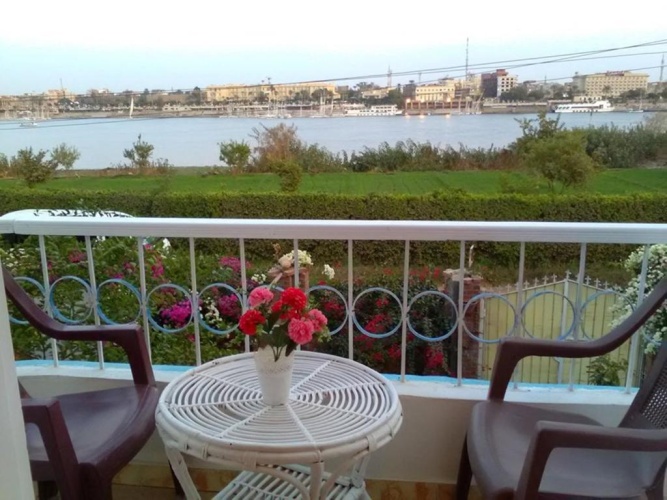 2 Bedrooms Apartment with river view