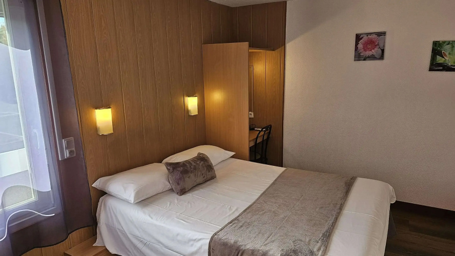 Brit Hotel Essentiel Pau Lescar