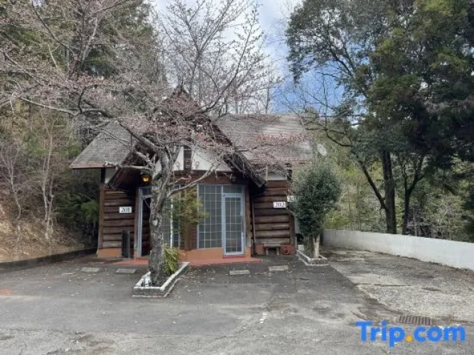 Twin Cottage