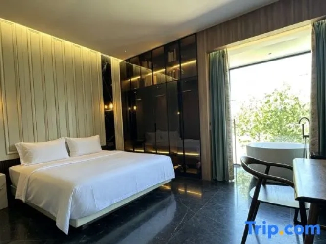 Standard Double room with view