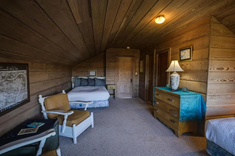 Captains Quarters