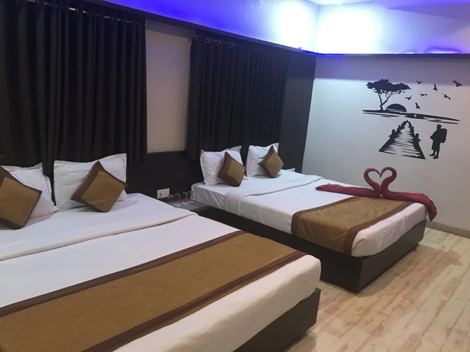 FabHotel Bee Town