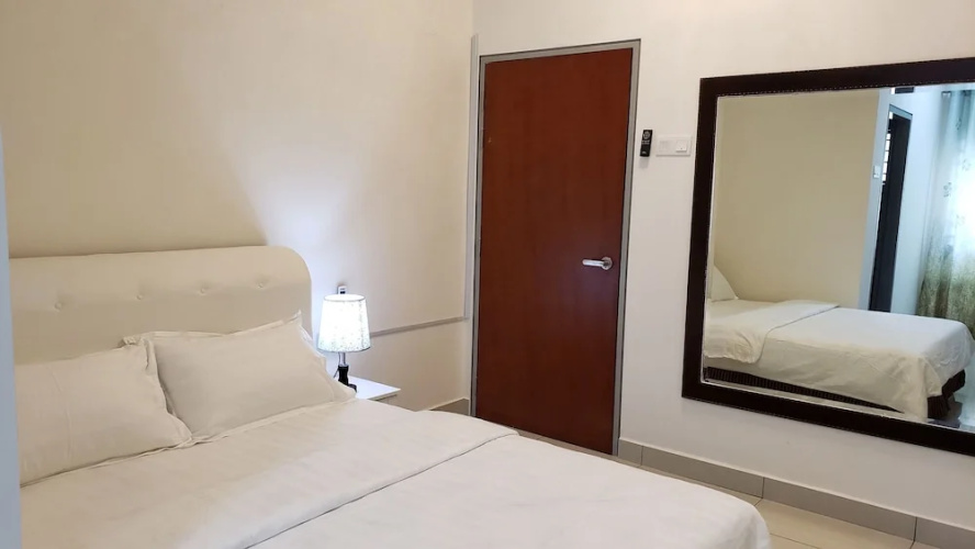 SR Home Stay at KLIA