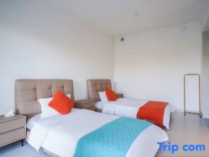 5 Bedrooms Luxury Villa with golf view