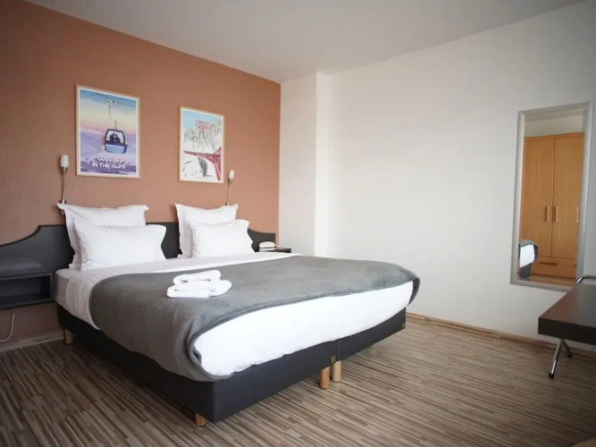 Economy Suite