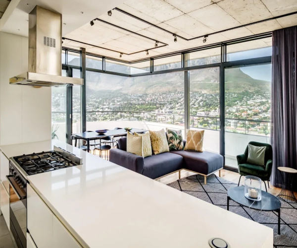 Penthouse w Table Mountain Views Pride View