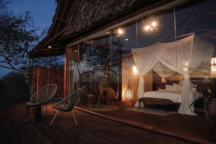 Lions Bluff Lodge
