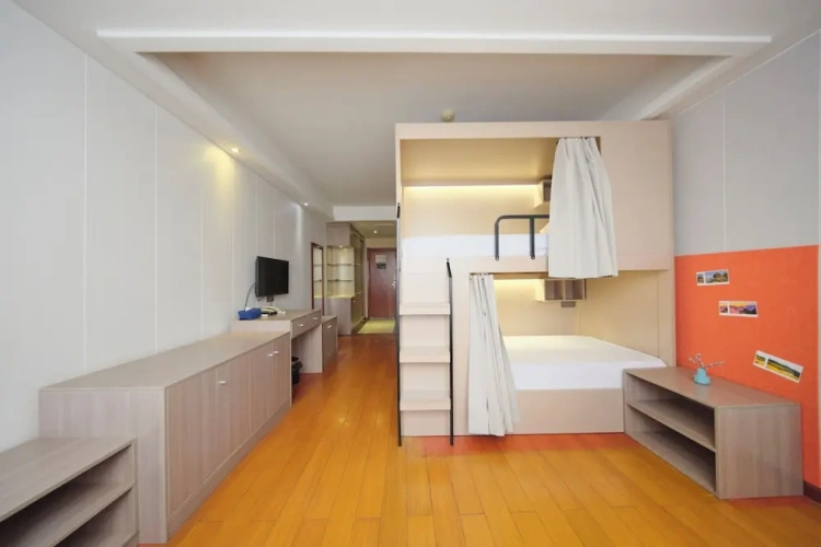 Bed in Dorm