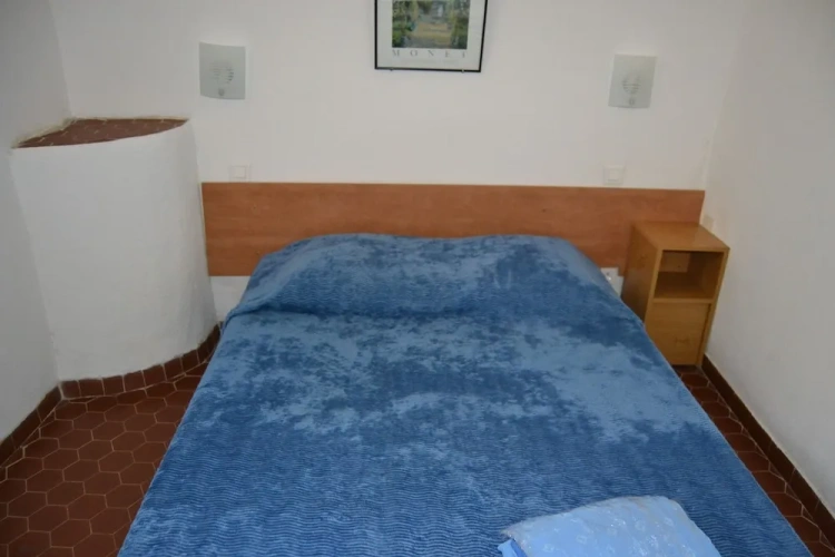 2 Bedrooms Basement Villa