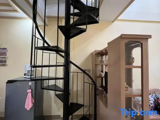 Nielo's Apartment (Door 5)