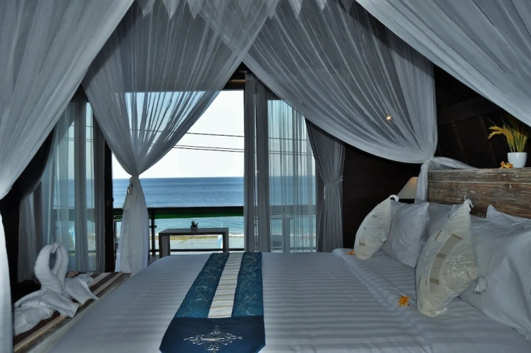 1 Bedroom Family Suite with ocean view