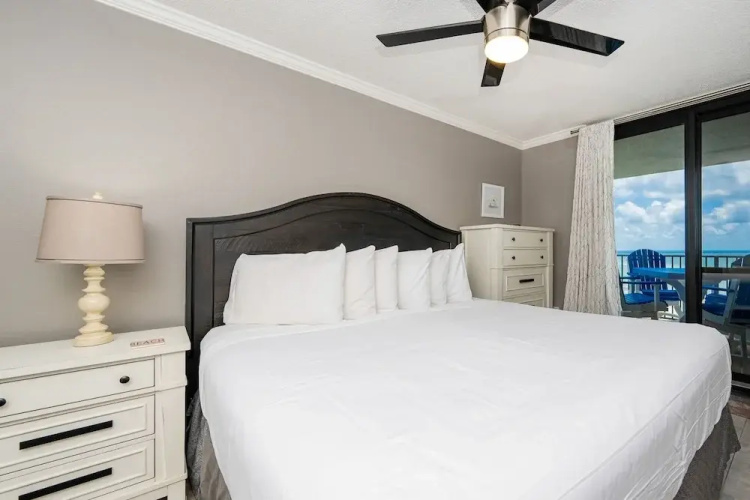 Phoenix Vi 6910 2 Bedroom Condo