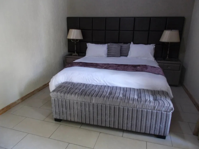 Tecla Lodges