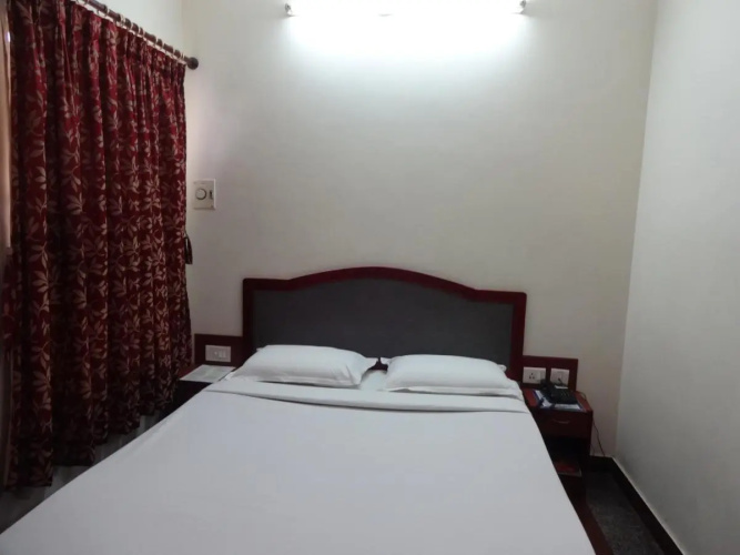 Hotel Sri Sabthagiri