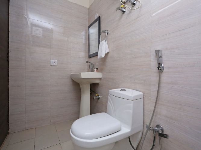 OYO 9381 DLF Cyber City