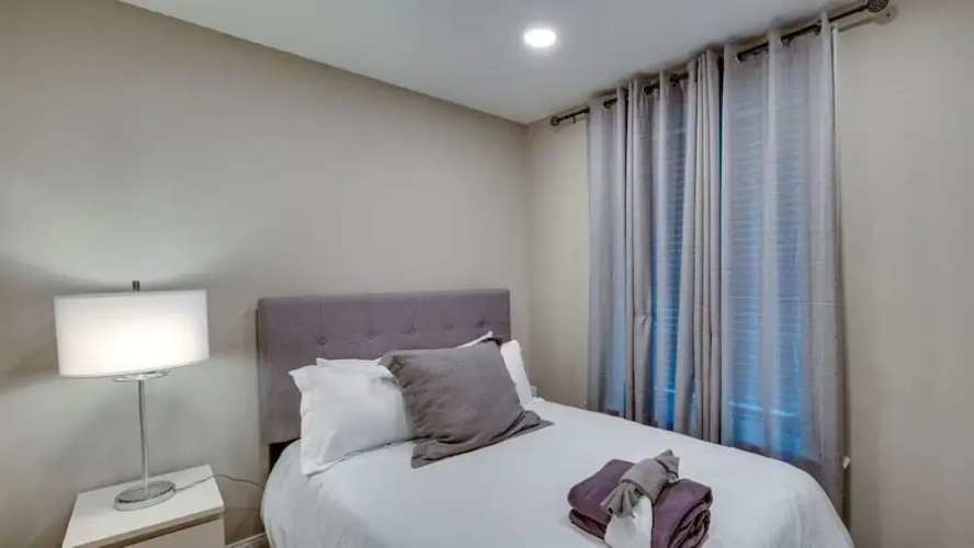4 BR Beauty blocks from the River