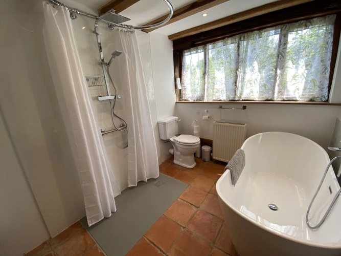 Brundish, Suffolk Barn, 2 Bed Idyllic 6 Acres