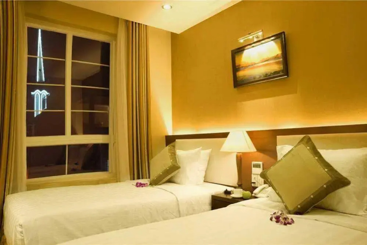 Moonlight Hotel