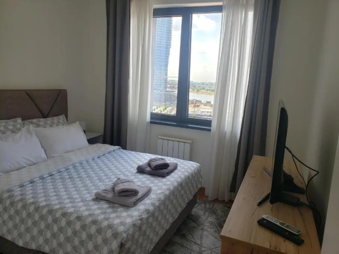 B-G Waterfront Apartment