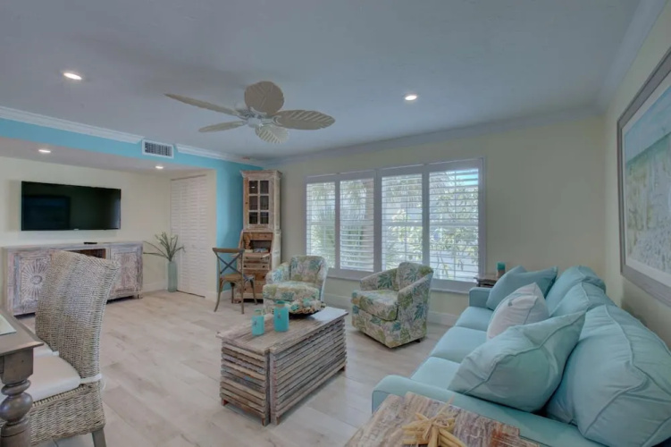 Lulu's Key House Entire 4-unit Complex