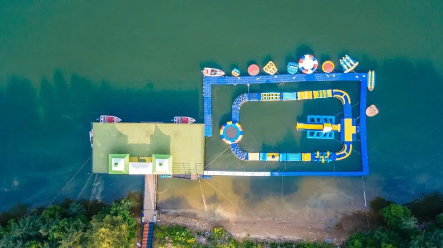Clover Resort