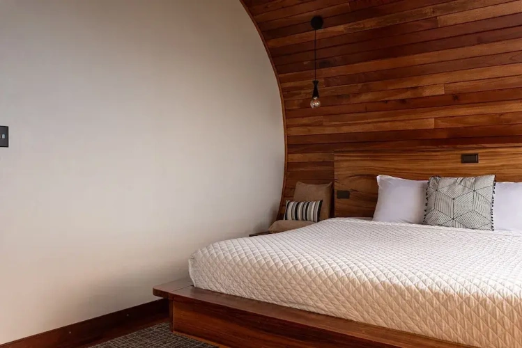 1 Bedroom Deluxe Bungalow with mountain view