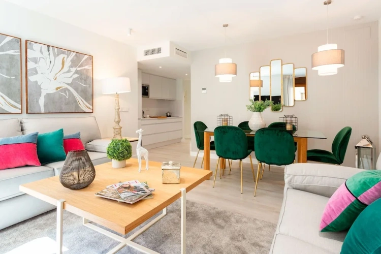 3 Bedrooms Apartment