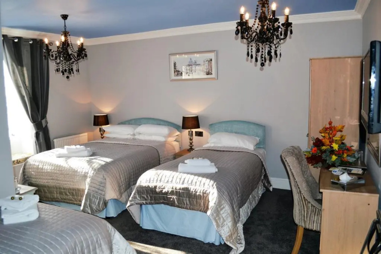 Castle Hotel