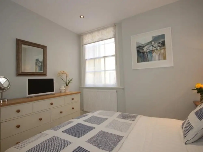 32 Newcomen Road