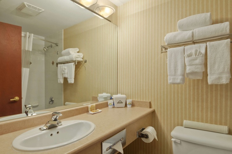 Days Inn by Wyndham Vancouver Airport photo 9
