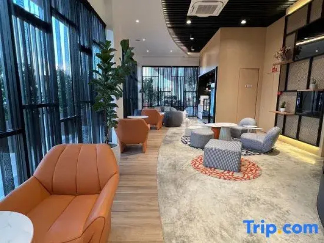OTEL Hotel Suite
