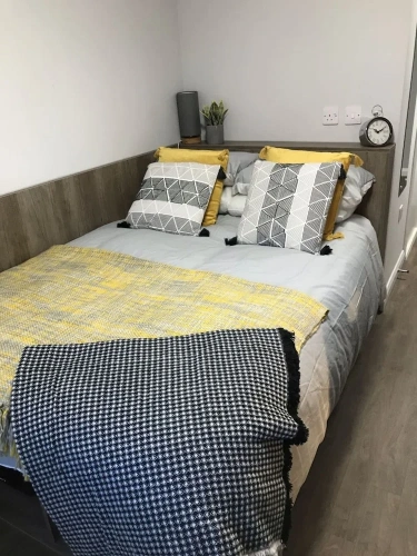 3 Bedrooms Apartment