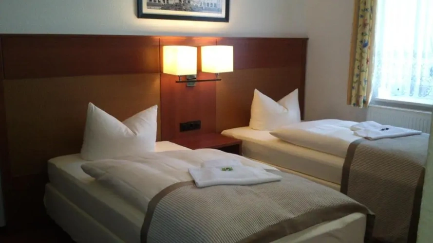 Standard Triple room