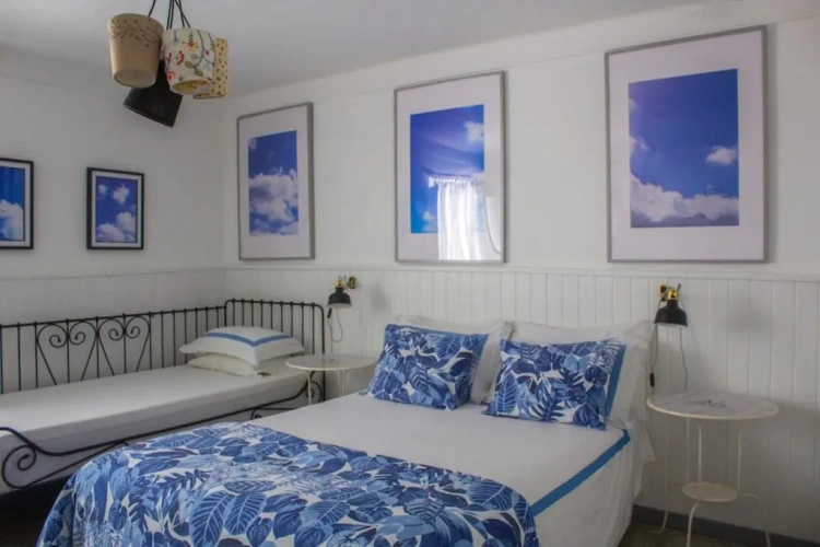 Standard Triple room