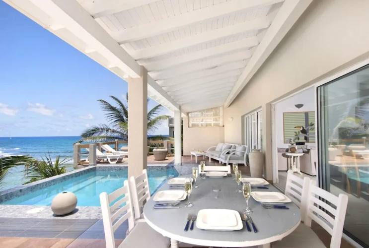 2 Bedrooms Villa
