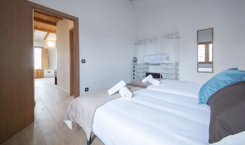 2 Bedrooms Apartment
