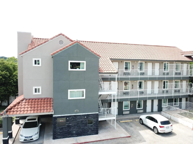 Village Motor Inn