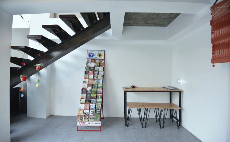 V House